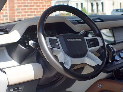 Used 2022 Land Rover Defender 90 S image 24