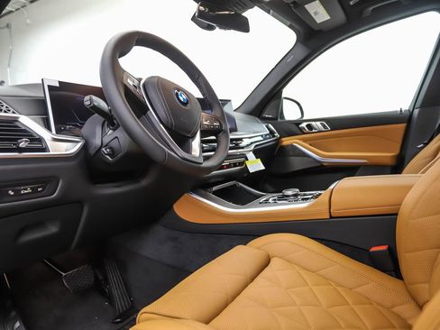 Used 2026 BMW X5 xDrive50e w/ Premium Package image 10