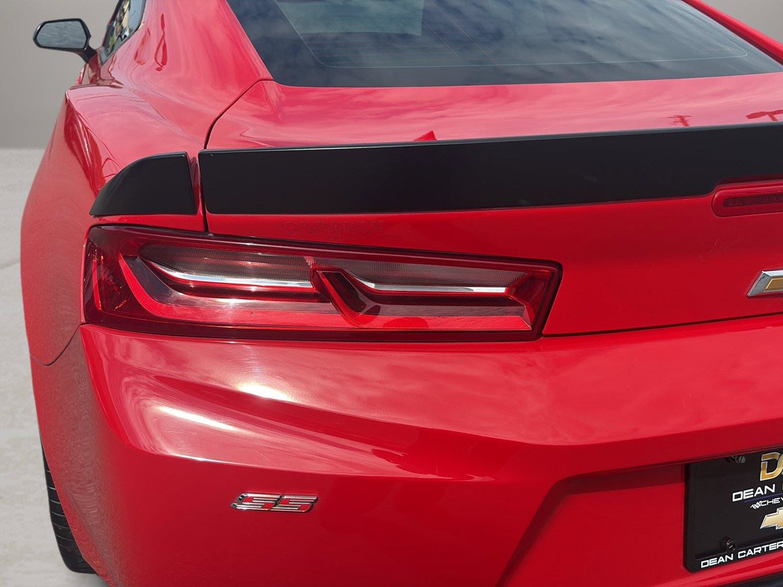 Used 2018 Chevrolet Camaro SS RWD image 37