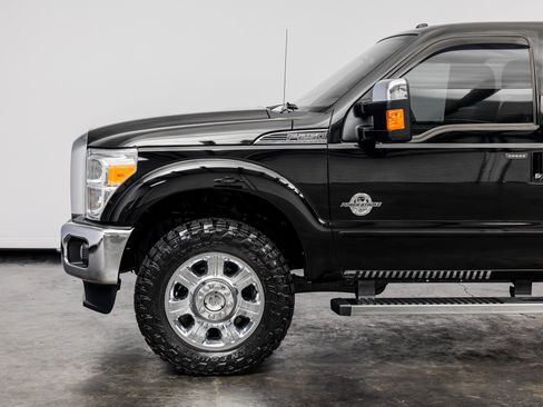 Used 2016 Ford F250 Lariat w/ Lariat Ultimate Package AWD/4WD image 10