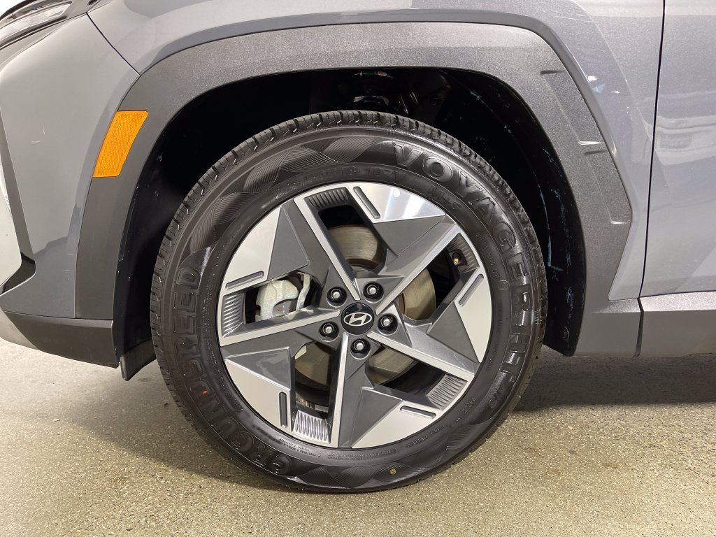 Certified 2025 Hyundai Tucson SEL FWD image 12