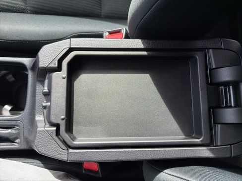 Used 2016 Toyota RAV4 LE image 18