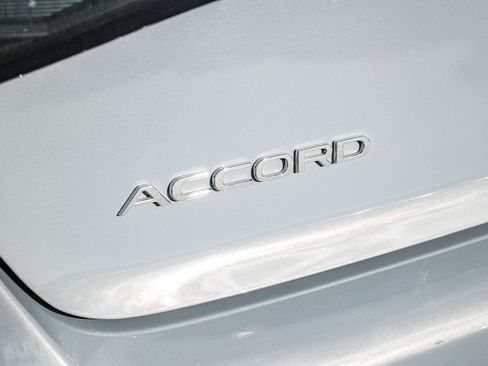 Used 2023 Honda Accord Sport image 9