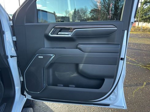 Used 2024 Chevrolet Silverado 1500 LT Trail Boss w/ Convenience Package II image 10