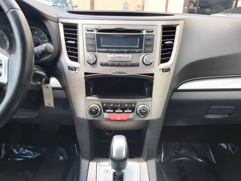 Used 2013 Subaru Outback 2.5i Premium w/ All-Weather Pkg AWD/4WD image 39