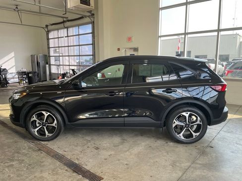 Used 2025 Ford Escape ST-Line Select w/ Tech Pack #1 AWD/4WD image 9