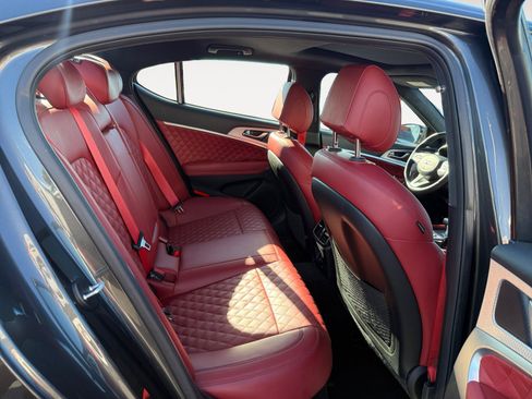 Used 2023 Genesis G70 3.3T w/ Sport Prestige Package image 18