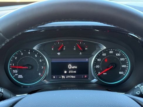 Used 2023 Chevrolet Traverse LT image 32