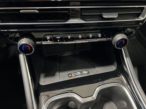 Used 2024 Chevrolet Traverse RS w/ LPO, Floor Liner Package FWD image 25
