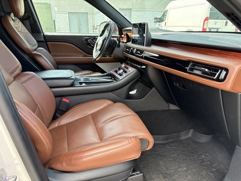 Used 2021 Lincoln Aviator Reserve w/ Equipment Group 202A AWD/4WD image 24