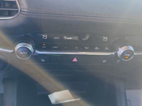 Used 2025 MAZDA MAZDA3 s image 17