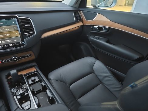 Certified 2024 Volvo XC90 B6 Plus w/ Protection Package Premier image 20