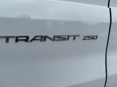 Used 2022 Ford Transit 250 Medium Roof RWD image 9