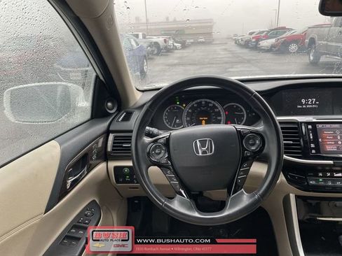 Used 2017 Honda Accord Touring image 10