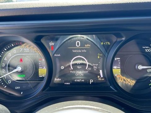 Used 2024 Jeep Wrangler Unlimited Sahara AWD/4WD image 18