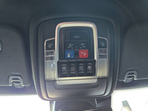 Used 2022 RAM 1500 Laramie AWD/4WD image 23