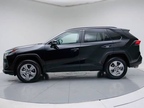 Used 2025 Toyota RAV4 XLE AWD/4WD image 3