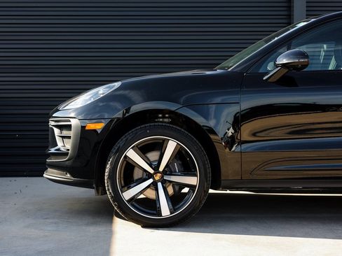 Used 2026 Porsche Macan AWD/4WD image 11