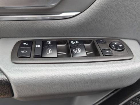 Used 2021 RAM 1500 Big Horn AWD/4WD image 18