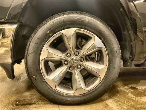 Used 2022 RAM 1500 Limited w/ Bed Utility Group image 11