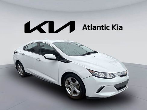 Used 2017 Chevrolet Volt LT w/ Comfort Package FWD image 4