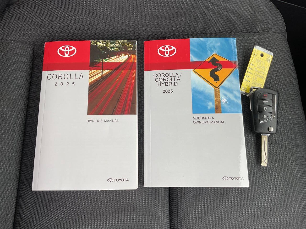 Used 2025 Toyota Corolla LE FWD image 48
