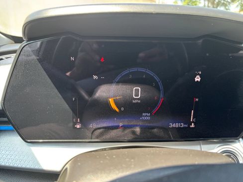 Used 2025 Chevrolet Trax LT w/ LT Convenience Package FWD image 39