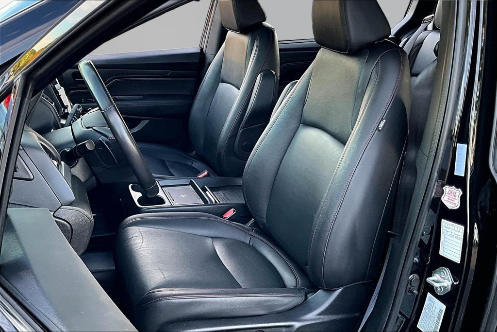 Used 2025 Honda Odyssey Sport-L image 17