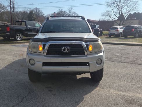 Used 2011 Toyota Tacoma PreRunner w/ SR5 Pkg #2 image 8