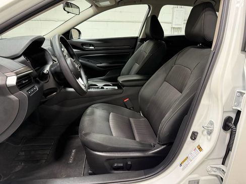 Used 2024 Nissan Altima 2.5 SV image 13