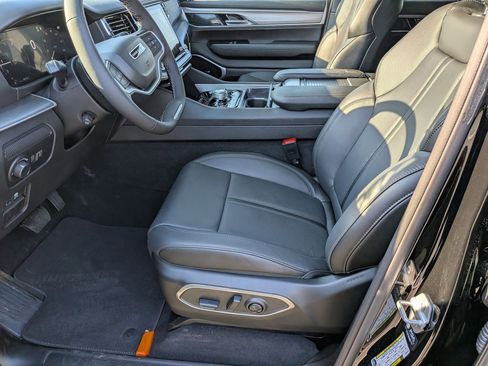 New 2026 Jeep Grand Wagoneer L Limited AWD/4WD image 12