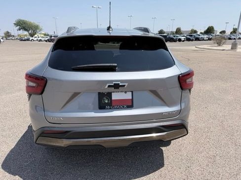 Used 2025 Chevrolet Trax ACTIV FWD image 7