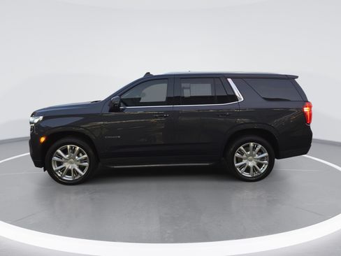 Used 2022 Chevrolet Tahoe LT w/ Luxury Package AWD/4WD image 6