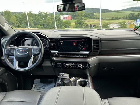 Used 2024 GMC Sierra 1500 SLT w/ SLT Premium Plus Package AWD/4WD image 18