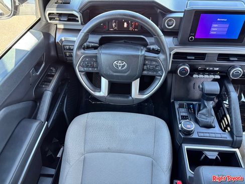 Certified 2026 Toyota 4Runner SR5 AWD/4WD image 17