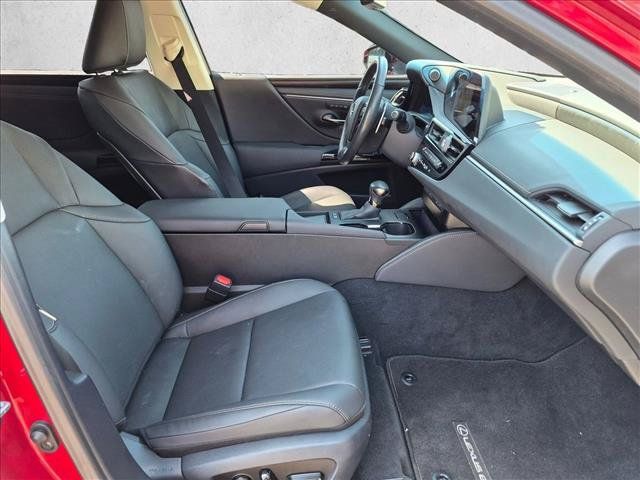 Used 2024 Lexus ES 300h w/ Premium Package FWD image 21