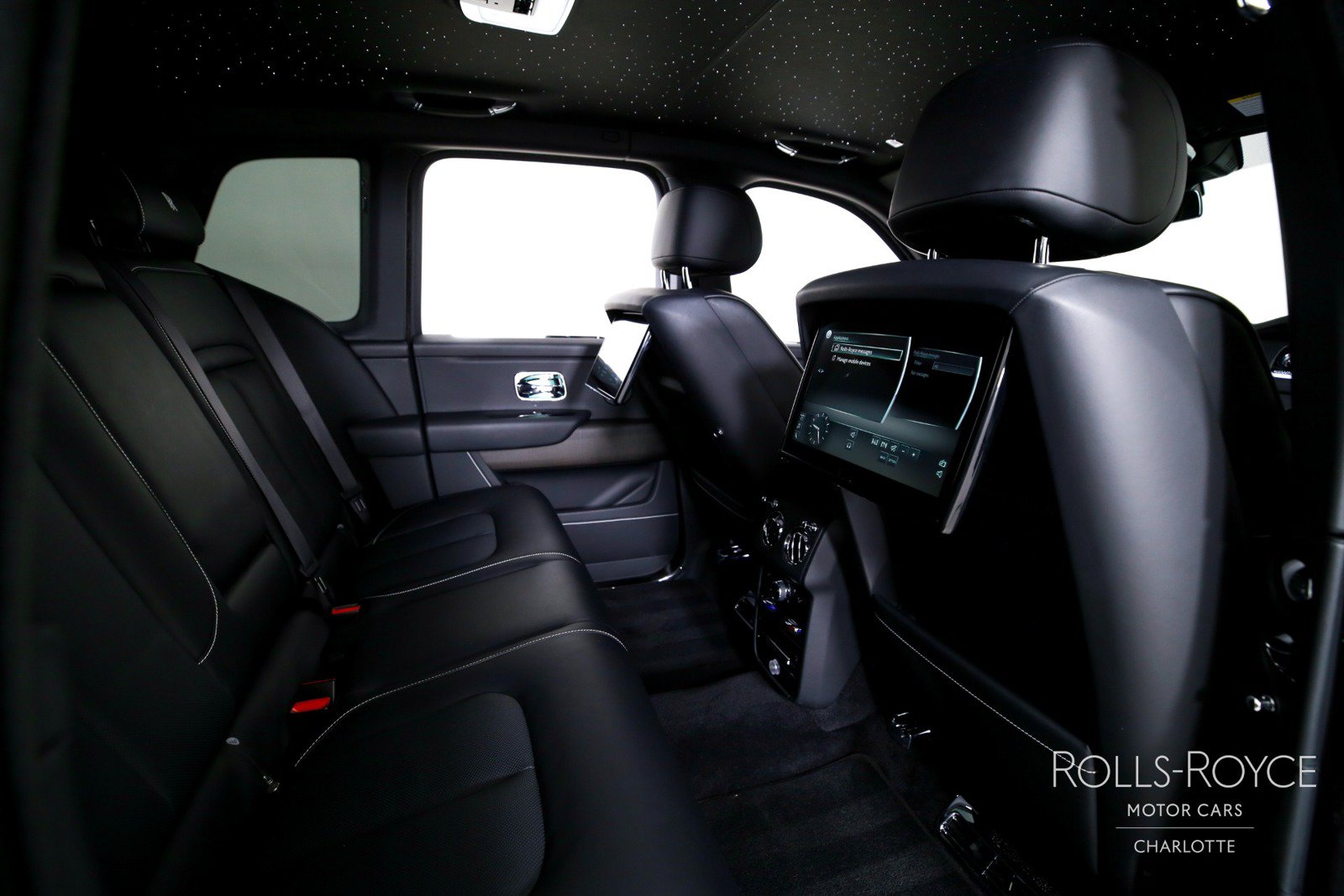 Used 2024 Rolls-Royce Cullinan AWD/4WD image 31