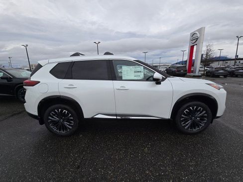 New 2026 Nissan Rogue Platinum w/ Platinum Premium Package image 2