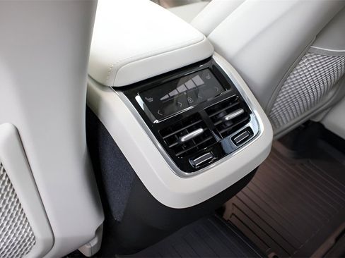 New 2025 Volvo XC60 B5 Ultra w/ Protection Package Premier image 13