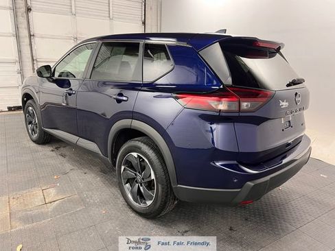 Used 2025 Nissan Rogue SV AWD/4WD image 5
