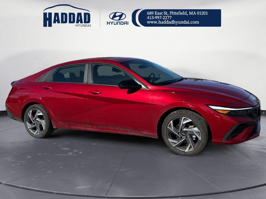 Used 2025 Hyundai Elantra Sport FWD image 6