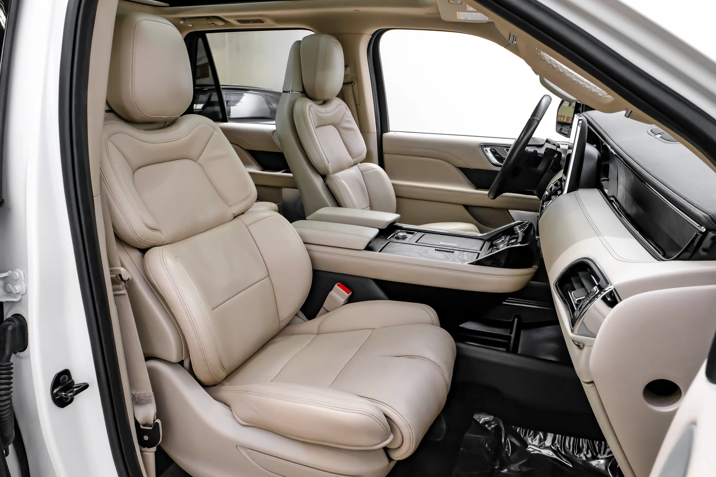 Used 2020 Lincoln Navigator Reserve w/ Luxury Package AWD/4WD image 29