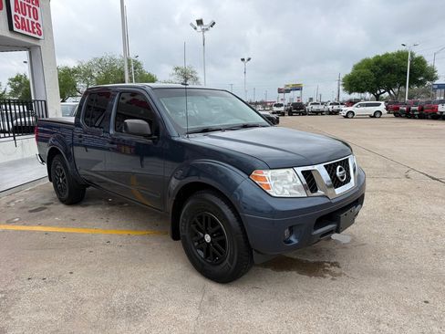 Used 2017 Nissan Frontier SV w/ SV Value Truck Package image 5