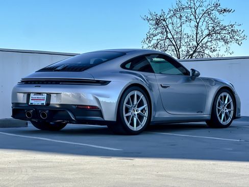 Used 2025 Porsche 911 Carrera GTS image 8