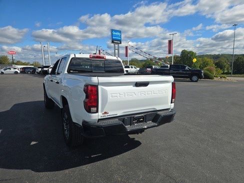 Used 2024 Chevrolet Colorado W/T w/ WT Convenience Package image 5