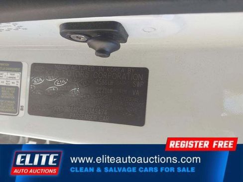 Used 2013 Kia Optima EX image 18