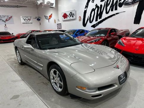 Used 2002 Chevrolet Corvette Coupe image 21