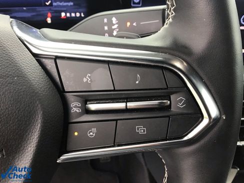 Used 2025 Chevrolet Traverse LT image 37