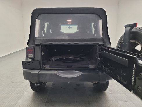 Used 2015 Jeep Wrangler Unlimited Sport w/ Connectivity Group AWD/4WD image 29
