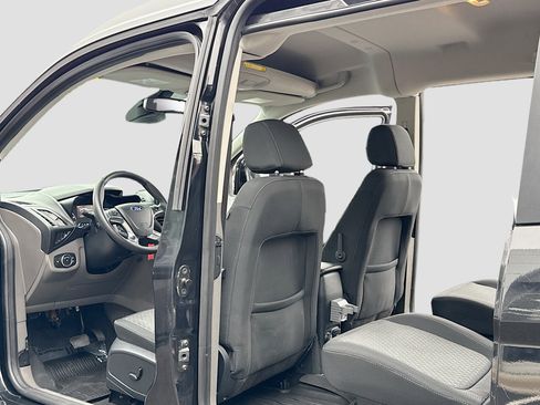 Used 2023 Ford Transit Connect XLT image 6